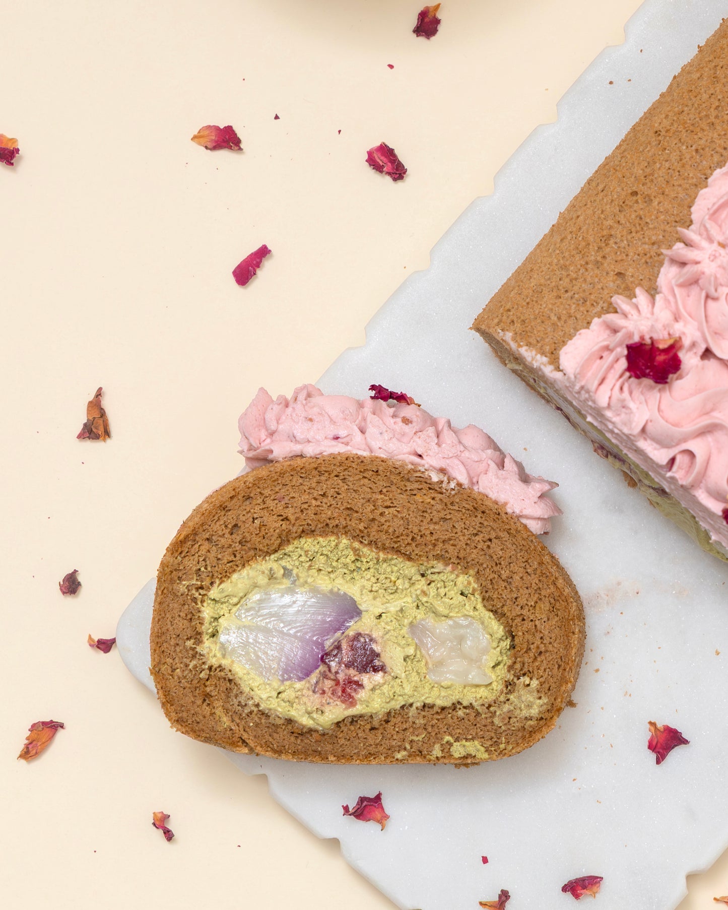 Four Seasons Oolong Lychee Ispahan Roll